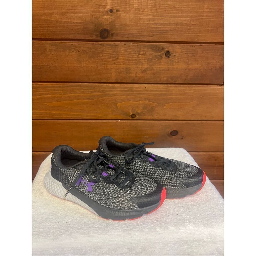 Under Armour Women's Charged Rogue 3 running shoes in a grey and purple Sz 6
